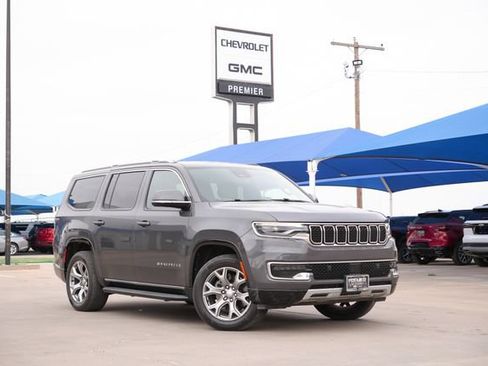 Used 2022 Jeep Wagoneer Series II RWD image 1