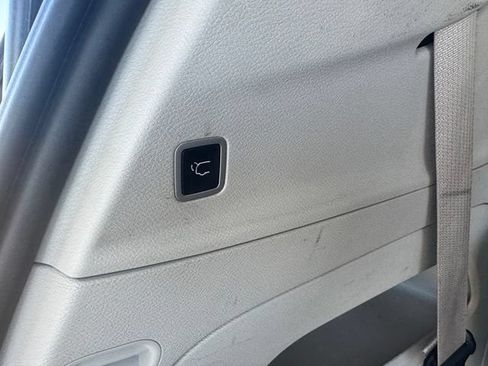 Certified 2024 Chrysler Pacifica Touring-L FWD image 18