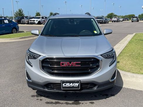 Used 2021 GMC Terrain SLE w/ Driver Convenience Package FWD image 2
