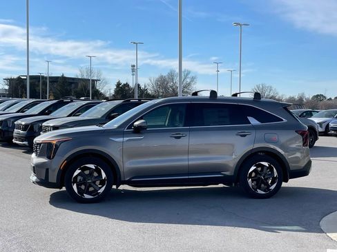 New 2026 Kia Sorento EX w/ EX Premium Package AWD/4WD image 4