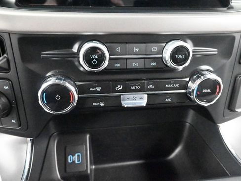 Used 2024 Ford F150 XLT w/ Mobile Office Package image 36