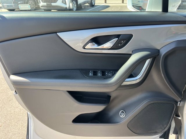 Used 2019 Chevrolet Blazer LT FWD image 27
