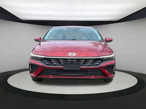 New 2024 Hyundai Elantra SEL image 13