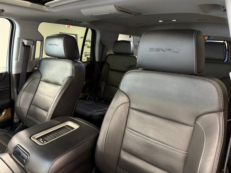 Used 2015 GMC Yukon Denali w/ Premium Package AWD/4WD image 23