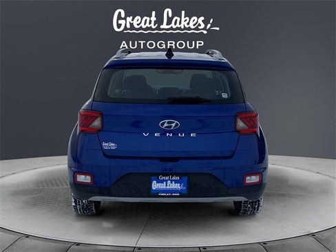 Used 2022 Hyundai Venue SEL image 4