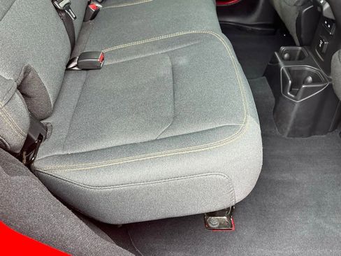 Used 2025 Jeep Wrangler Unlimited Sahara AWD/4WD image 18