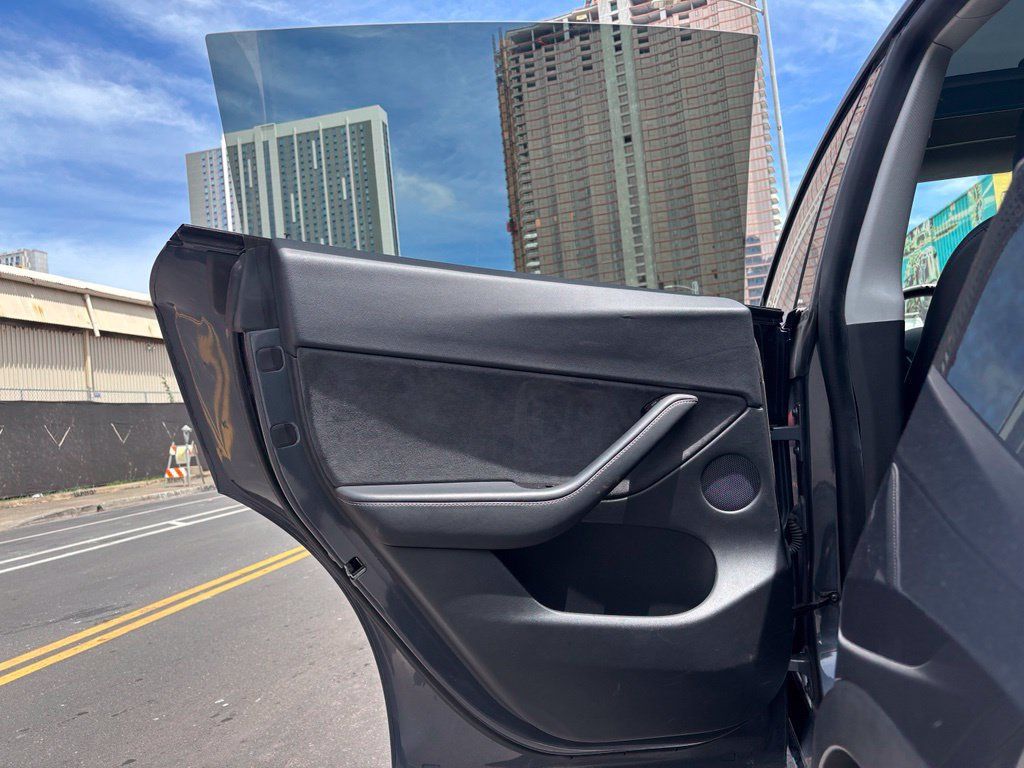 Used 2021 Tesla Model Y 2WD image 16