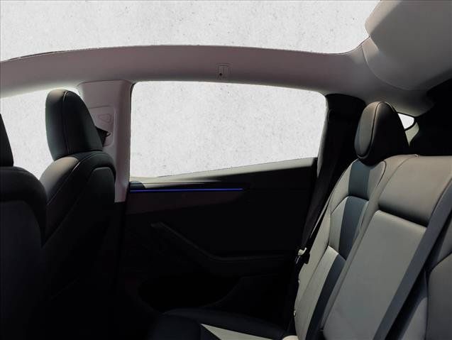Used 2026 Tesla Model Y 2WD image 18