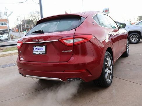 Used 2020 Maserati Levante GranLusso image 8