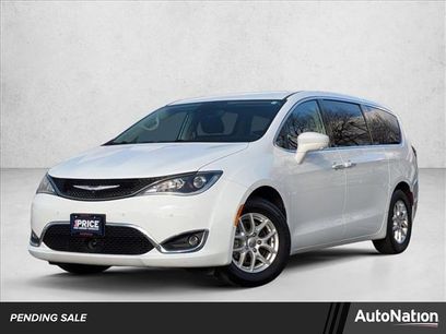 Used 2020 Chrysler Pacifica Touring w/ Advanced Safetytec Group