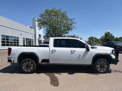 Used 2024 GMC Sierra 3500 Denali Ultimate AWD/4WD image 10
