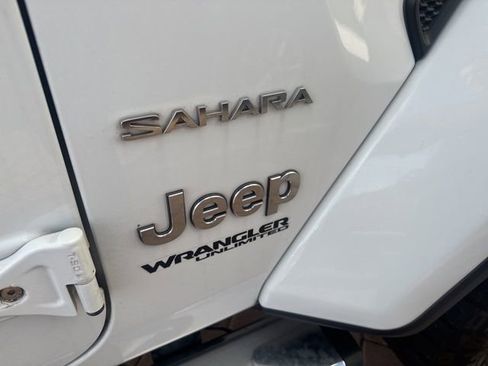 Used 2019 Jeep Wrangler Unlimited Sahara image 5