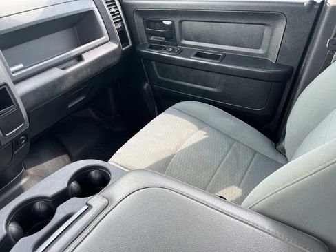 Used 2017 RAM 1500 Express AWD/4WD image 13