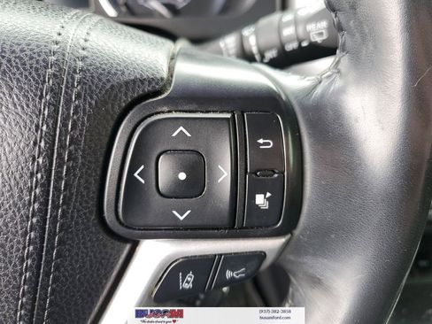 Used 2019 Toyota Highlander XLE image 26