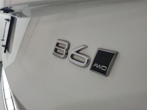 Certified 2023 Volvo XC90 B6 Core w/ Protection Package Premier AWD/4WD image 7