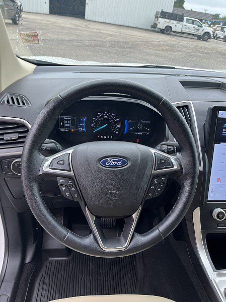 Used 2023 Ford Edge SEL w/ Convenience Package AWD/4WD image 9