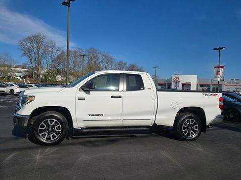 Used 2018 Toyota Tundra SR5 w/ TRD Off Road Package AWD/4WD image 3