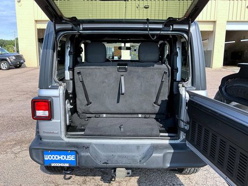 Certified 2020 Jeep Wrangler Sport image 9
