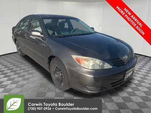 Used 2004 Toyota Camry LE FWD image 1