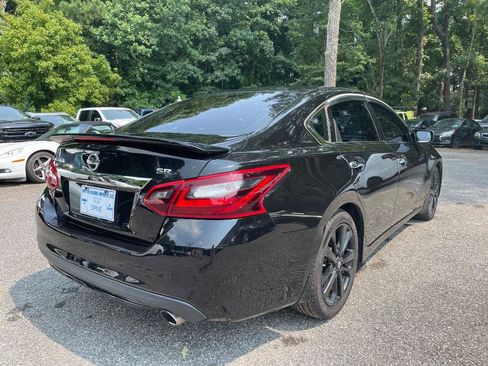 Used 2017 Nissan Altima 2.5 SR w/ Midnight Edition Package FWD image 11