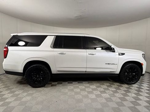 Used 2023 GMC Yukon XL Denali RWD image 9
