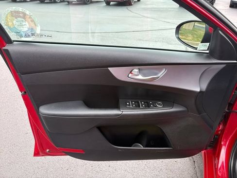 Certified 2023 Kia Forte LXS w/ LXS Technology Package FWD image 17