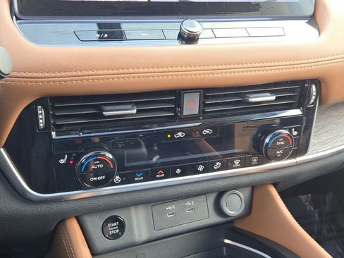 Used 2024 Nissan Rogue Platinum w/ Platinum Premium Package image 31