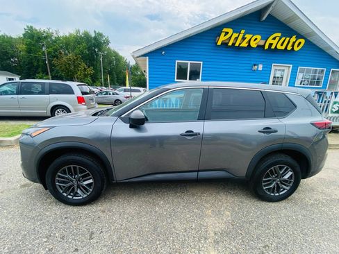 Used 2024 Nissan Rogue S FWD image 3