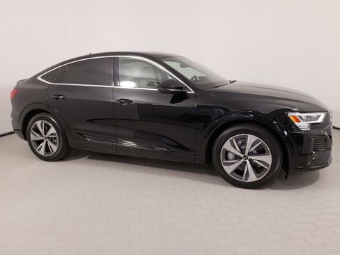 Used 2024 Audi Q8 e-tron Premium Plus w/ Premium Plus Package AWD/4WD image 8