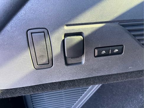 Used 2024 Lincoln Nautilus Reserve w/ Equipment Group 202A image 24