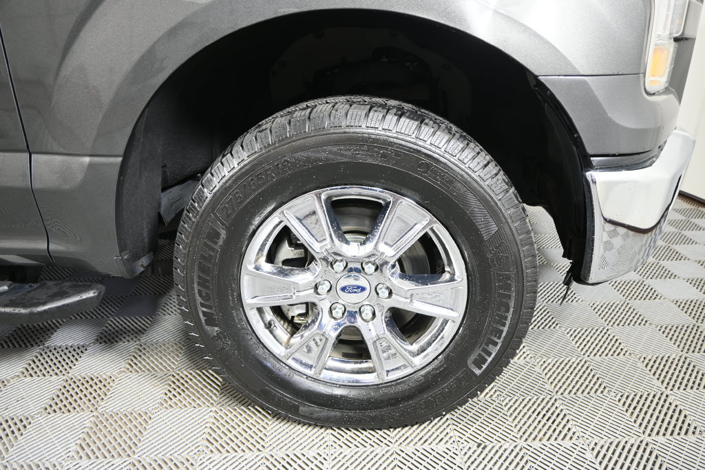 Used 2016 Ford F150 XLT w/ Equipment Group 302A Luxury AWD/4WD image 12
