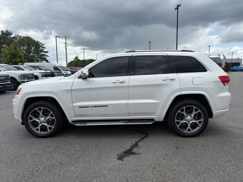 Used 2019 Jeep Grand Cherokee Overland AWD/4WD image 5