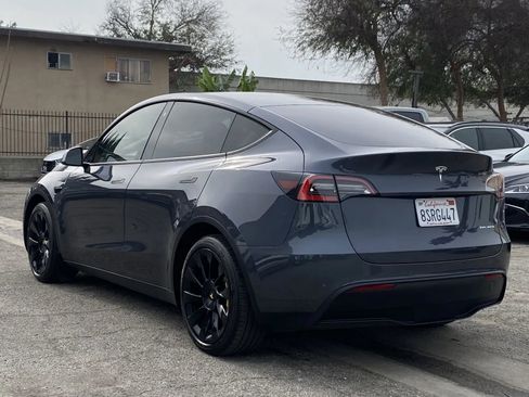 Used 2020 Tesla Model Y Long Range image 2