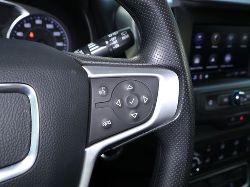 Used 2024 GMC Terrain SLE image 22