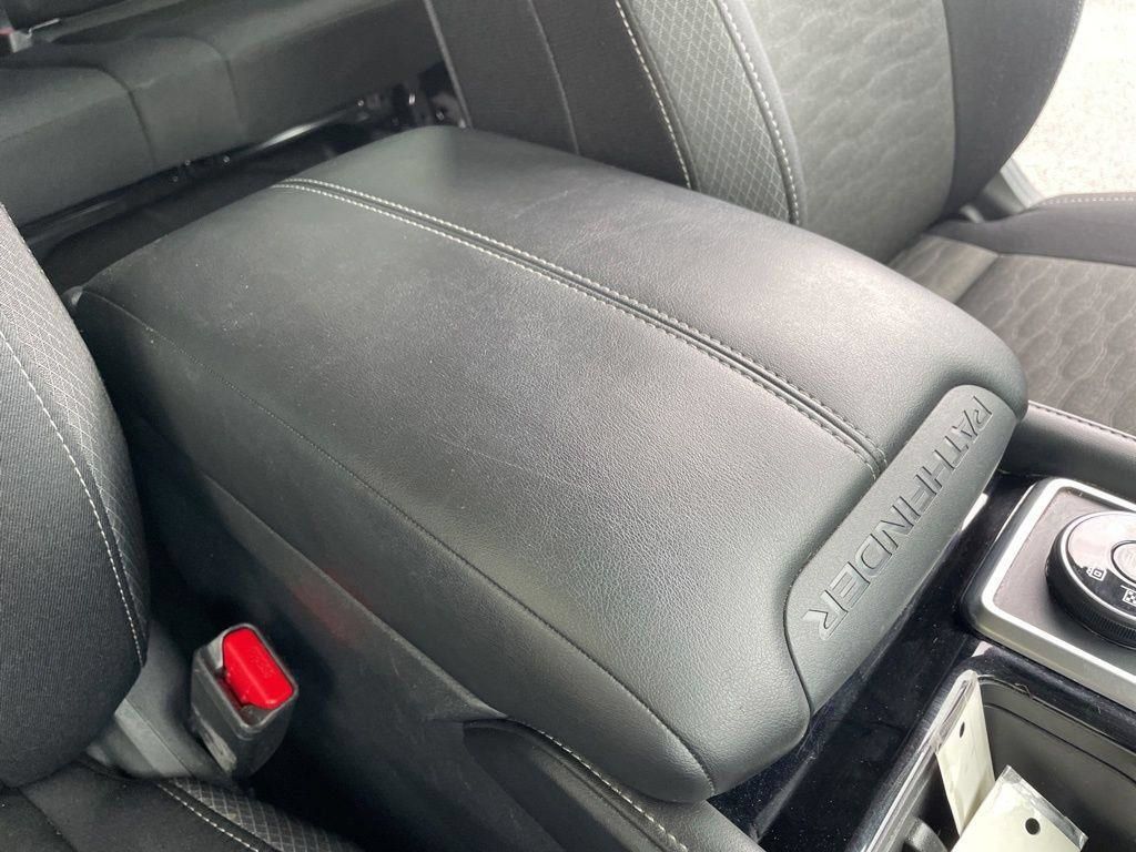 Used 2025 Nissan Pathfinder SV AWD/4WD image 42
