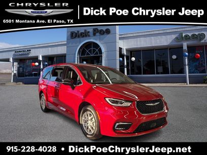 New 2026 Chrysler Pacifica Select