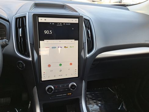 Used 2024 Ford Edge SEL image 19