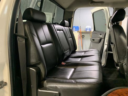 Used 2011 Chevrolet Silverado 2500 LTZ w/ LTZ Plus Package image 33