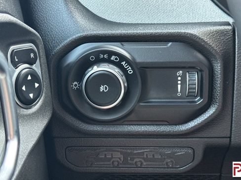 Used 2024 Jeep Wrangler Unlimited Sport AWD/4WD image 32