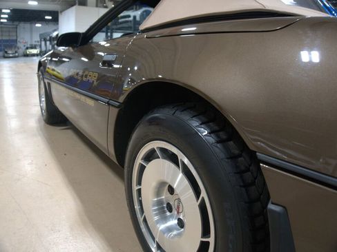 Used 1986 Chevrolet Corvette Convertible image 18