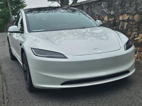 Used 2024 Tesla Model 3 Standard Range RWD image 12