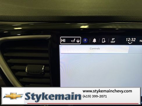 Used 2022 Chrysler Pacifica Touring-L image 44