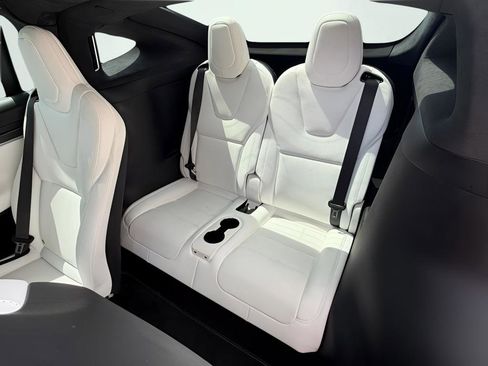 Used 2023 Tesla Model X Plaid image 24