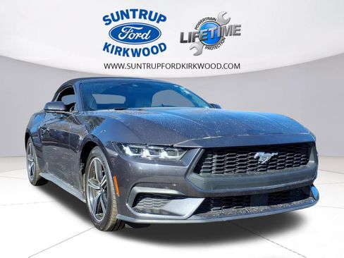 Used 2024 Ford Mustang Premium image 2