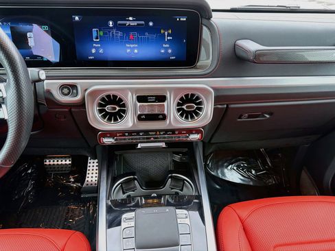 Used 2025 Mercedes-Benz G 550 image 18