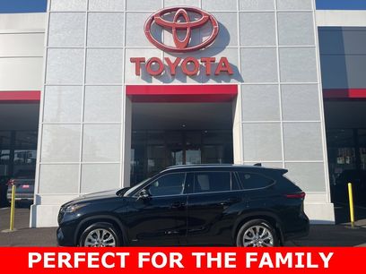 Used 2023 Toyota Highlander Limited