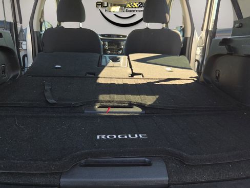 Used 2019 Nissan Rogue SV image 20