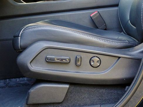 Used 2023 Honda Pilot EX-L image 11