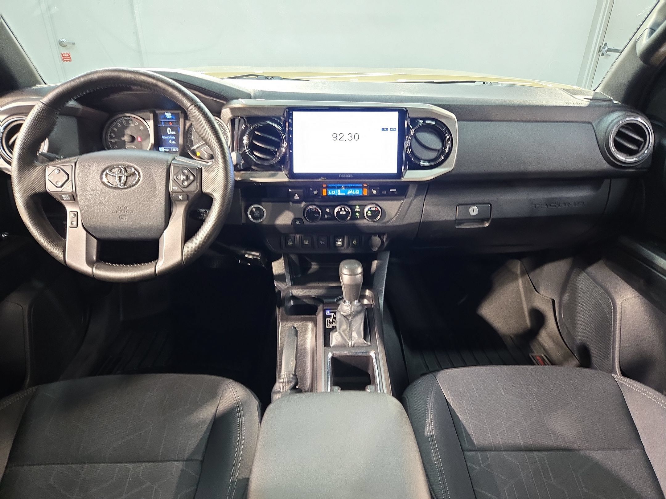 Used 2016 Toyota Tacoma TRD Off-Road w/ Premium & Technology Package RWD image 10