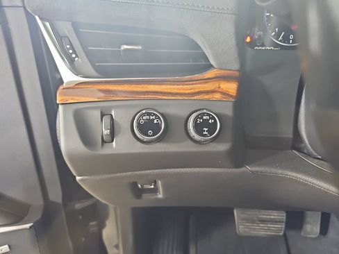 Certified 2015 Cadillac Escalade Premium AWD/4WD image 33